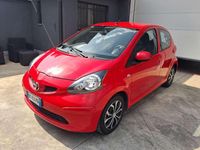 Usata Toyota Aygo Sol 68 CV (50 kW) 2007 Rosso Utilitaria