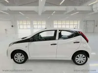 Usata Toyota Aygo Connect Style 72 CV (52 kW) 2021 Bianco Utilitaria