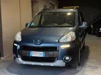 Usata Peugeot Partner Tepee 120 CV (88 kW) 2016 Blu Monovolume