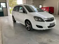 Usata Opel Zafira Tourer Cosmo 150 CV (110 kW) 2012 Bianco Monovolume