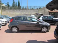 Usata Ford Fiesta 75 CV (55 kW) 2016 Grigio Utilitaria