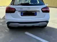 Usata Mercedes GLA180 122 CV (89 kW) 2019 Bianco SUV