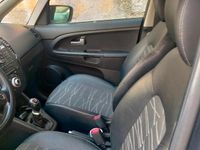 Usata Kia Venga 90 CV (66 kW) 2014 Grigio Utilitaria