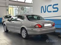 Usata Jaguar X-type Executive 196 CV (144 kW) 2001 Argento Berlina