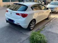 Usata Alfa Romeo Giulietta Quadrifoglio 109 CV (80 kW) 2011 Bianco Utilitaria