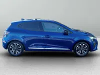 Usata Renault Clio V Techno 143 CV (105 kW) 2024 Blu Berlina