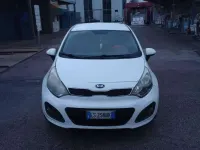 Usata Kia Rio Active 75 CV (55 kW) 2013 Bianco Berlina