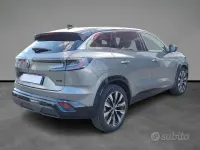Usata Renault Austral Techno 131 CV (96 kW) 2023 Grigio SUV