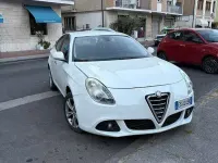Usata Alfa Romeo Giulietta Progression 105 CV (77 kW) 2013 Bianco Utilitaria