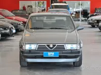 Usata Alfa Romeo 75 148 CV (108 kW) 1987 Grigio Berlina