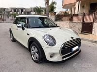 Usata Mini Cooper D 95 CV (69 kW) 2016 Beige Utilitaria