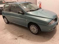 Usata Lancia Ypsilon 60 CV (44 kW) 2000 Azzurro/verde metallizzato Utilitaria