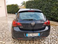 Usata Opel Astra 101 CV (74 kW) 2011 Berlina