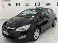 Usata Opel Astra Cosmo 100 CV (73 kW) 2012 Nero Berlina
