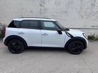 Usata Mini Cooper D Countryman 89 CV (65 kW) 2016 Bianco SUV