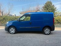 Usata Fiat Doblò 105 CV (77 kW) 2022 Blu Monovolume
