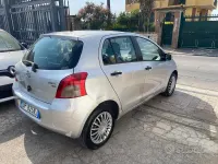 Usata Toyota Yaris 69 CV (50 kW) 2008 Grigio Utilitaria