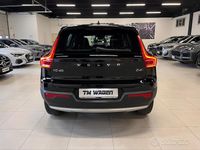 Usata Volvo XC40 Momentum 190 CV (139 kW) 2020 Nero SUV