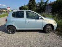Usata Toyota Yaris Sol 68 CV (50 kW) 2004 Bluazzurro Berlina