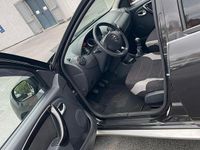 Usado Dacia Duster Lauréate 110 CV (80 kW) 2011 Negro SUV