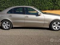 Usata Mercedes E320 Avantgarde 224 CV (164 kW) 2004 Marrone Berlina