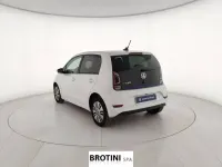 Usata VW e-up! 61 kW (83 CV) 2021 Bianco pastello Utilitaria