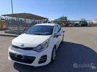 Usata Kia Rio 75 CV (55 kW) 2016 Bianco Utilitaria