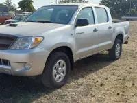 Usata Toyota HiLux 120 CV (88 kW) 2008 Argento Pick-up
