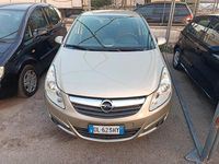 Usata Opel Corsa Enjoy 90 CV (66 kW) 2007 Oro Berlina
