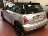 Usata Mini Cooper 116 CV (85 kW) 2006 Argento metallizzato Utilitaria