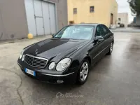 Usata Mercedes E220 140 CV (102 kW) 2004 Nero Berlina