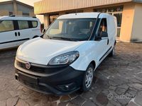 Usata Fiat Doblò S 120 CV (88 kW) 2022 Bianco Monovolume