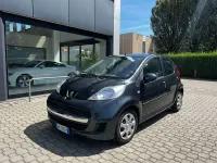 Usata Peugeot 107 Active 68 CV (50 kW) 2011 Grigio Utilitaria