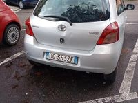 Begagnad Toyota Yaris 90 HK (66 kW) 2007 Grå Sedan