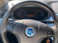 Usata Fiat Grande Punto Dynamic 90 CV (66 kW) 2006 Blu Utilitaria