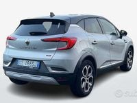 Usata Renault Captur Techno 145 CV (106 kW) 2023 Grigio chiaro SUV