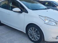 Usata Peugeot 208 68 CV (50 kW) 2016 Bianco Utilitaria