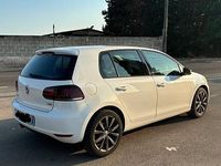 Usata VW Golf VI 105 CV (77 kW) 2011 Bianco Utilitaria