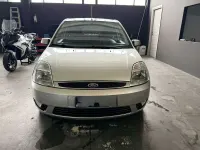 Usata Ford Fiesta Ghia 75 CV (55 kW) 2005 Utilitaria