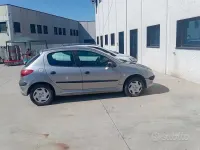 Usata Peugeot 206 75 CV (55 kW) 2002 Grigio Utilitaria