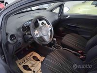Usado Opel Corsa Club 75 HP (55 kW) 2009 Preto Citadino