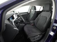 Usata VW Golf VIII Life 131 CV (96 kW) 2021 Atlantic blue