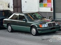 Usata Mercedes E200 122 CV (89 kW) 1991 Verde Berlina
