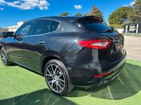 Usata Maserati Levante 275 CV (202 kW) 2016 Nero SUV