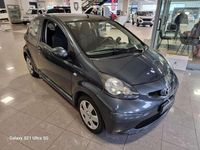Usata Toyota Aygo Sol 68 CV (50 kW) 2006 Grigio Utilitaria