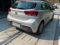 Usata Kia Rio 84 CV (61 kW) 2018 Grigio Berlina