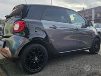 Usado Smart ForFour Passion 90 CV (66 kW) 2019 Gris Utilitario