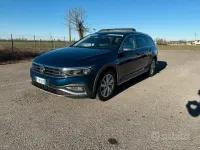 Usata VW Passat 190 CV (139 kW) 2019 Blu Station wagon