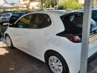 Usata Toyota Yaris Hybrid Style 92 CV (67 kW) 2021 Bianco Berlina