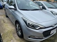 Usata Hyundai i20 Comfort 75 CV (55 kW) 2016 Grigio Berlina